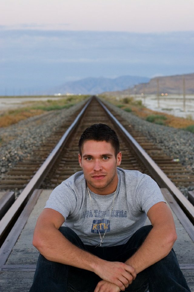 Два молодых человека (2009)